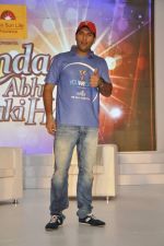 Yuvraj Singh, Colors team up against Cancer in TV Series Zindagi Abhi Baaki Hai in Mumbai on 5th Sept 2012 (46).JPG